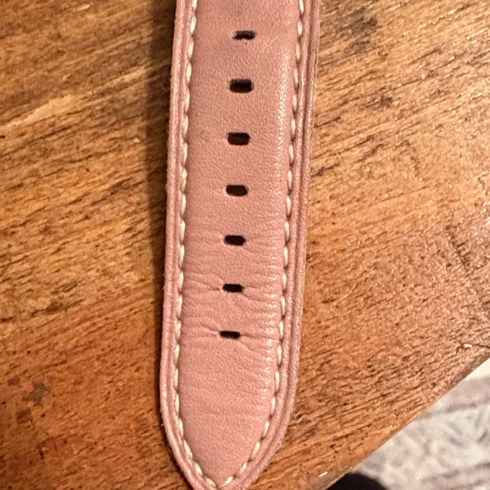 Samsung Galaxy Smartwatch Rosegold with Pink Strap (buckle is broken)